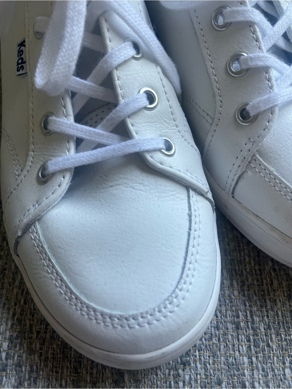 KEDS - woman’s Keds low top leather sneakers- size 8 - Picture 2 of 8